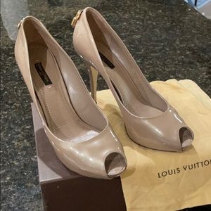 Louis Vuitton pumps